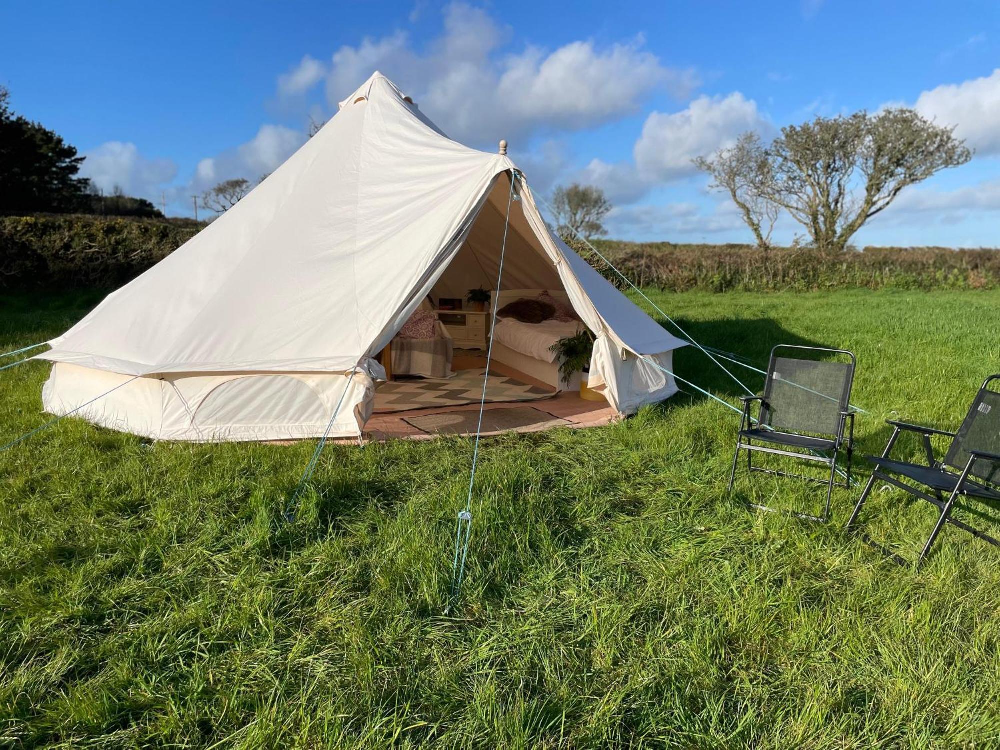Trevena Cross Glamping & Camping Хелстон Экстерьер фото