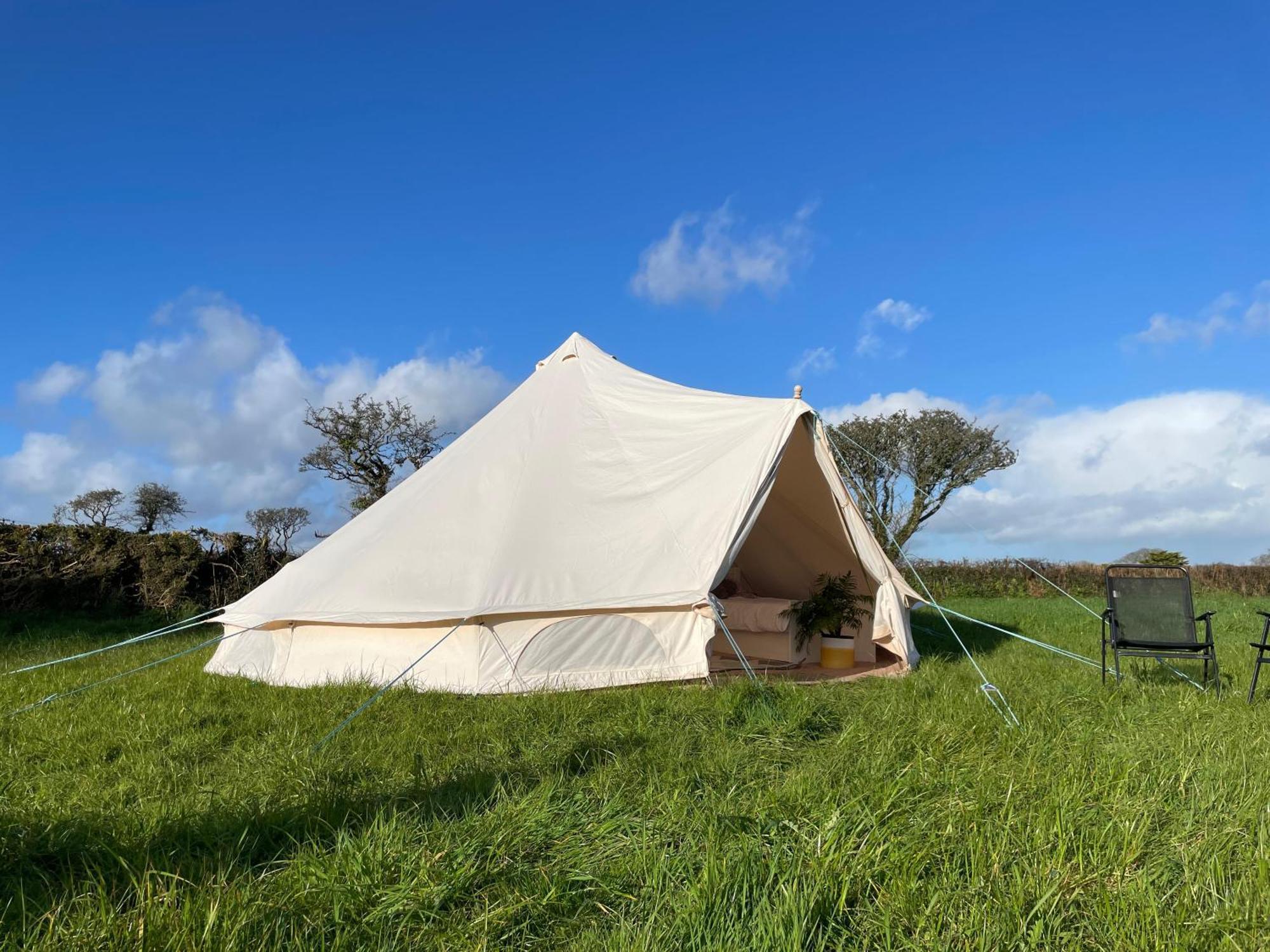 Trevena Cross Glamping & Camping Хелстон Экстерьер фото