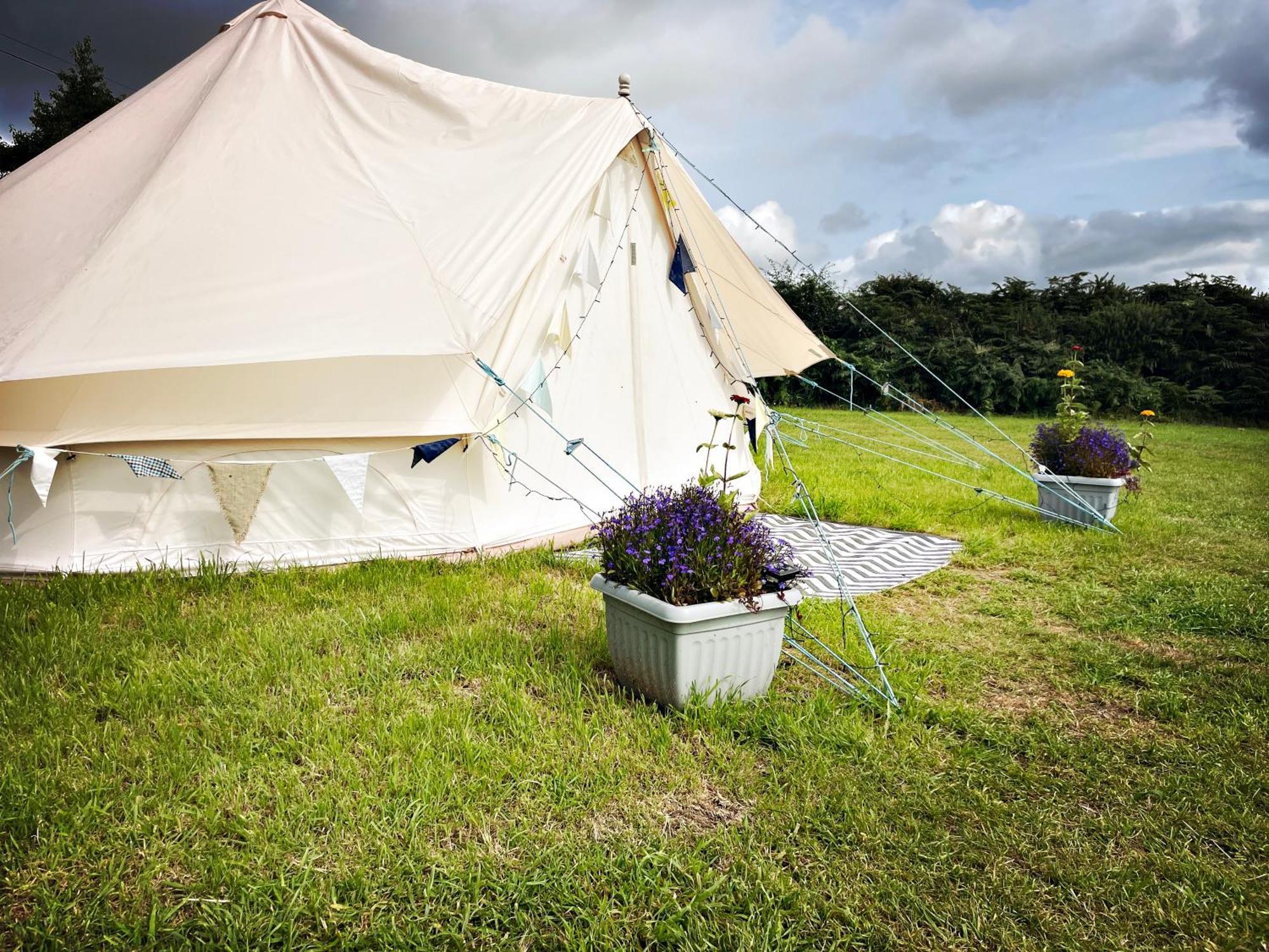 Trevena Cross Glamping & Camping Хелстон Экстерьер фото