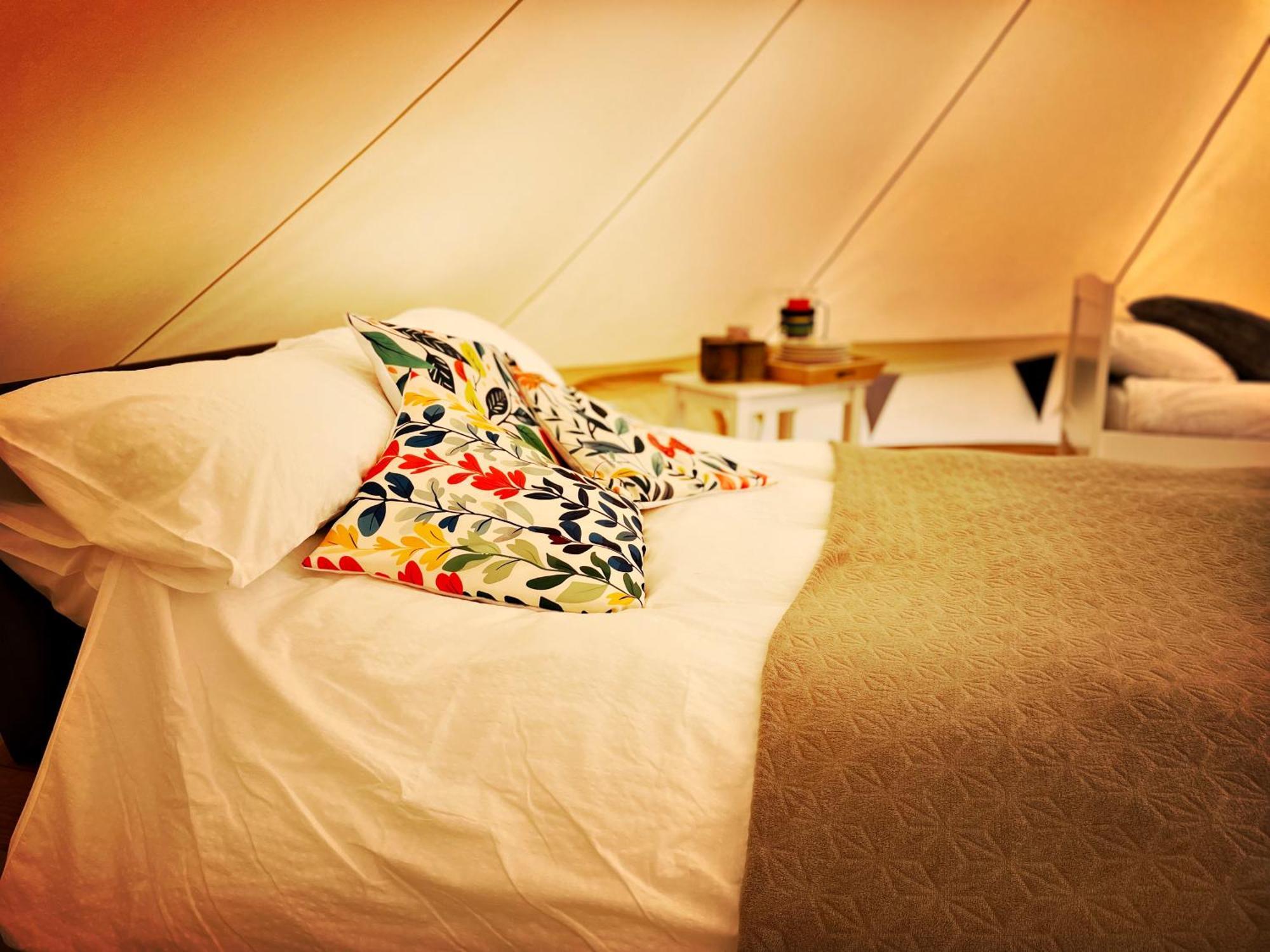 Trevena Cross Glamping & Camping Хелстон Экстерьер фото