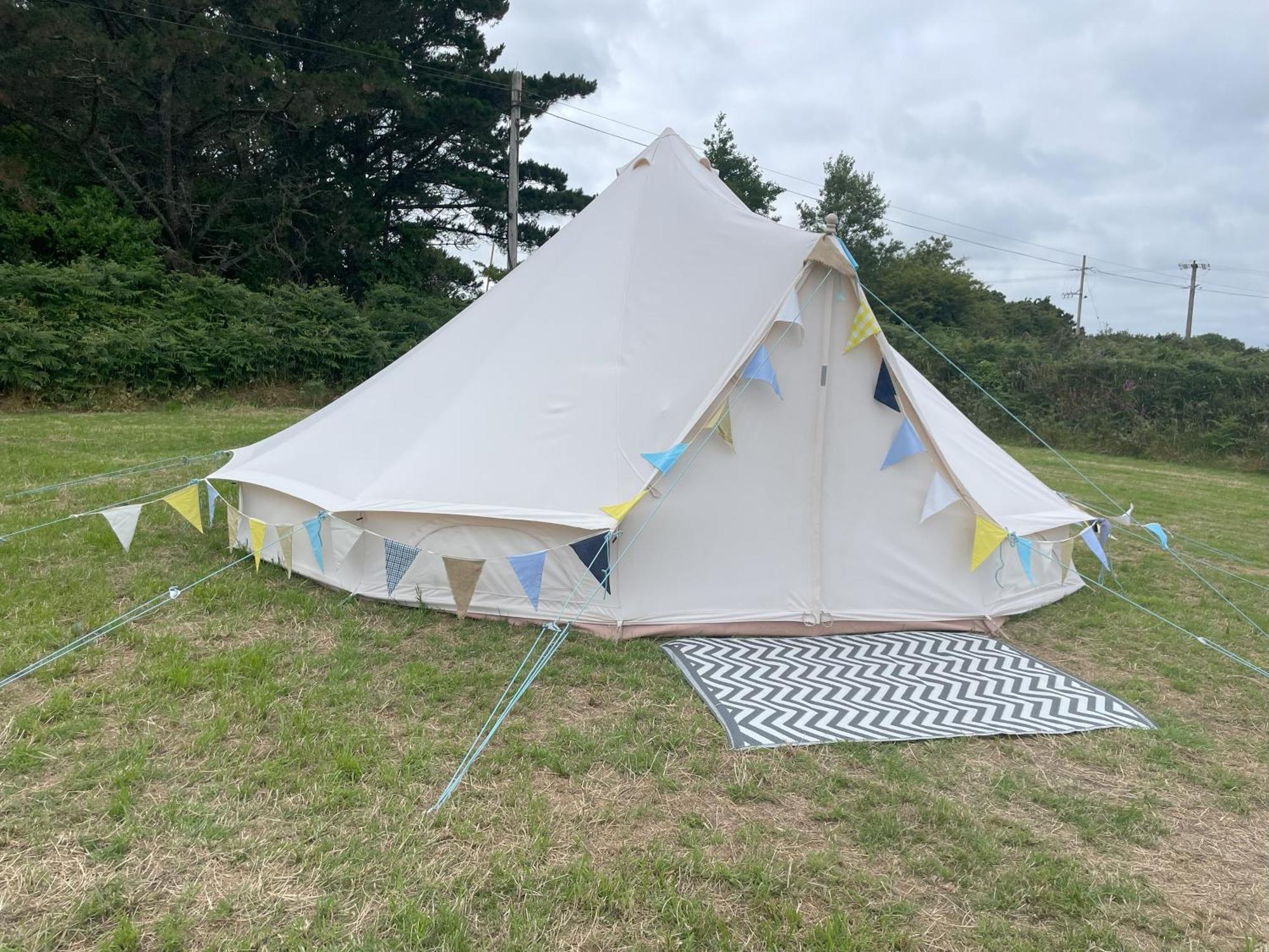 Trevena Cross Glamping & Camping Хелстон Экстерьер фото